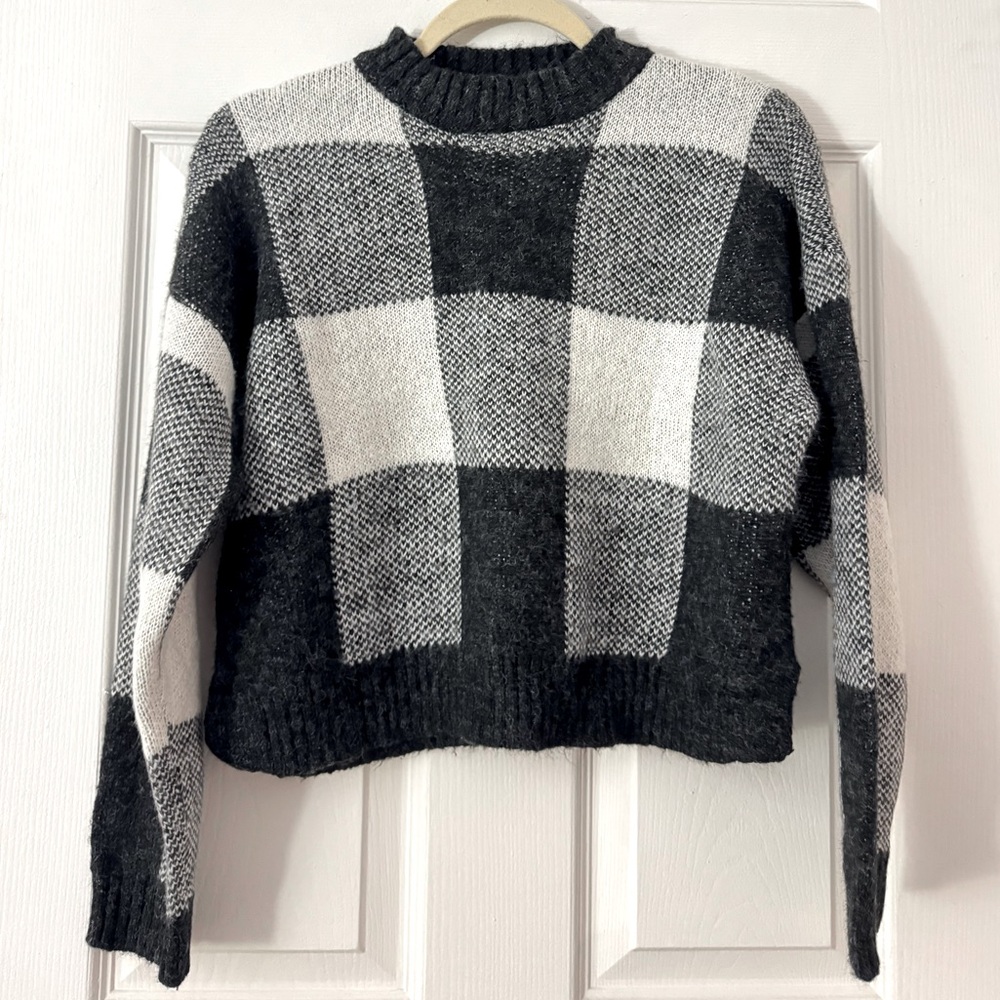 Black and White plaid Sweater